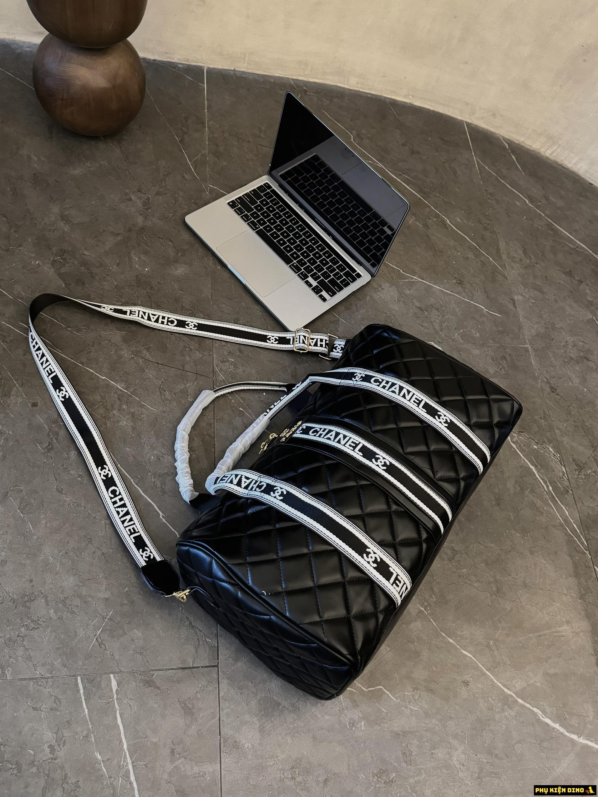 Túi Du Lịch Chanel Size 50 Màu Đen Túi Du Lịch Chanel Size 50 Màu Đen